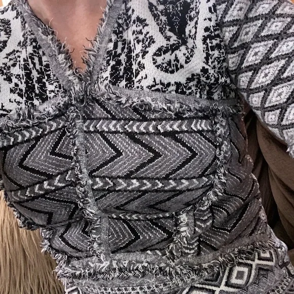 Altuzarra sweater. Very warm and thick. So soft. Excellent used condition - Picture 2 of 6